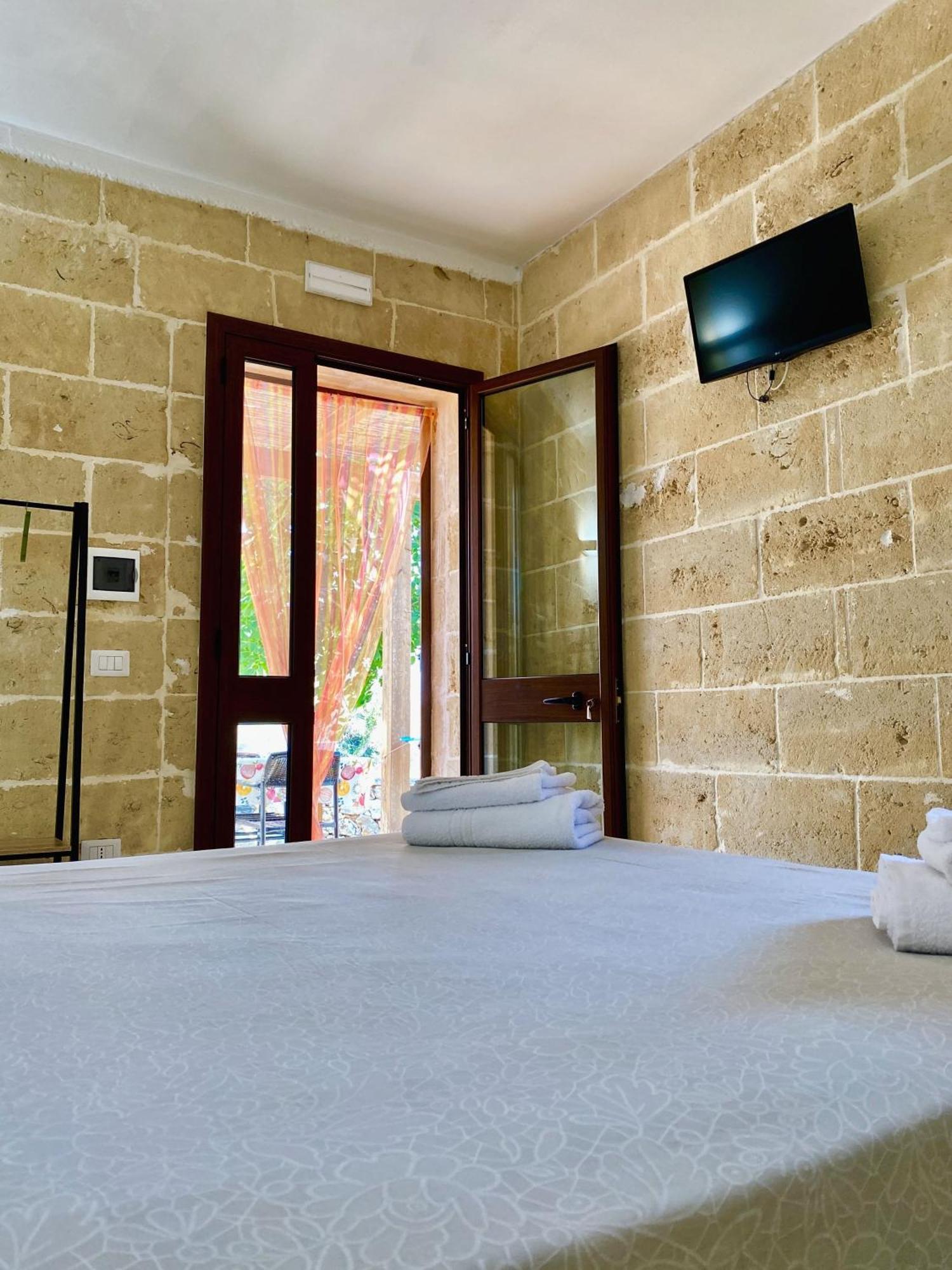 Le Stanze Di Ray - Salento Homes Borgagne Exteriör bild
